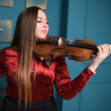 Hire Alexandra Violinist with Encore