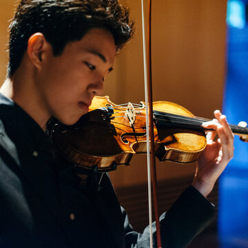 Hire Kevin Violinist with Encore