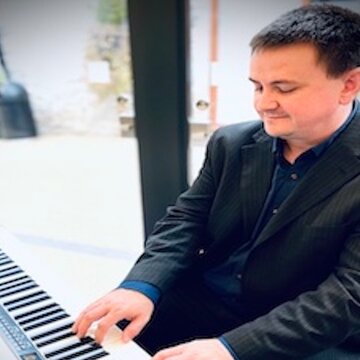 Hire Dan Phelps Pianist with Encore