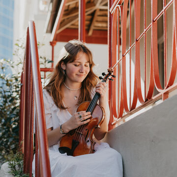 Jessica Tomey Violinist's profile picture