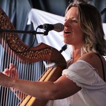 Hire Wendy Jane Harpist with Encore