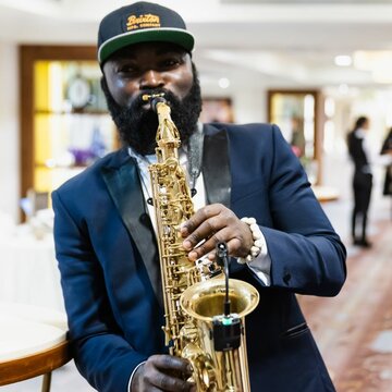 Hire ShagzySax  Alto saxophonist with Encore