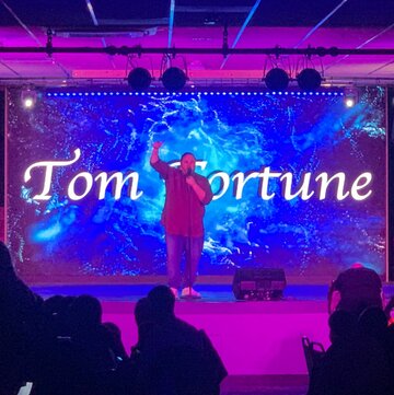 Hire Tom Fortune Singer with Encore