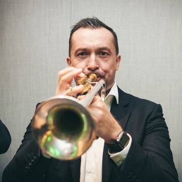 Hire AdamP "Trumpet King" Baroque trumpeter with Encore