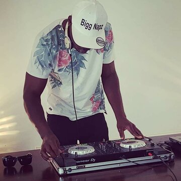 Hire Dj bigg napz  DJ with Encore