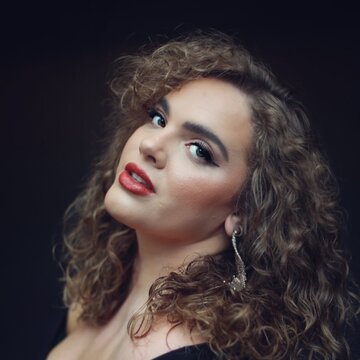 Hire Lydia Shariff Singer (mezzo soprano) with Encore