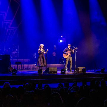 Hire Lady Rose Duo Acoustic duo with Encore