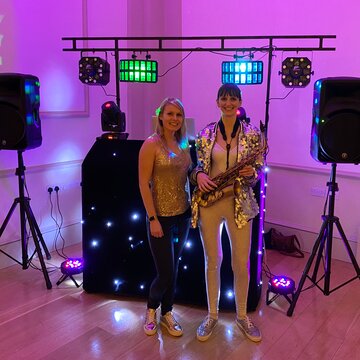 Hire Shining Sax & DJ Duo DJ live with Encore