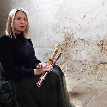 Hire Heidi Fardell Baroque flautist with Encore