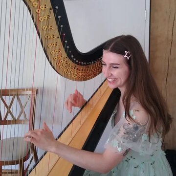 Hire Helena Bowen Harpist with Encore