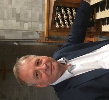 Hire James Lloyd Thomas  Organist with Encore