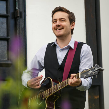 Hire Joe Bailey Wedding Singer Singing guitarist with Encore