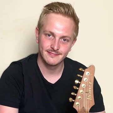 Hire Ryan Cornall  Electric guitarist with Encore