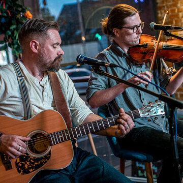 Hire Pistol Pete Wearn & Olly Parry Bluegrass band with Encore