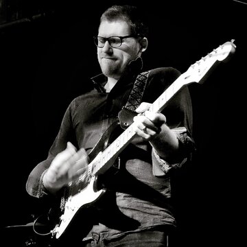 Hire Andy Charles Guitarist with Encore