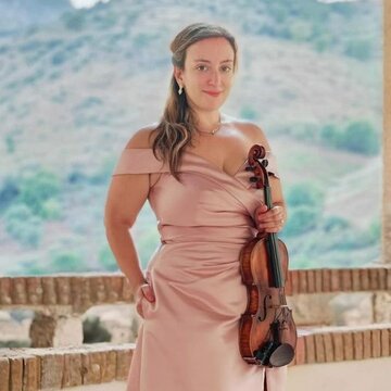 Hire Beatrice Limonti Violinist Baroque violinist with Encore