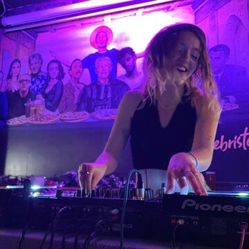 Hire Amy Grace DJ with Encore