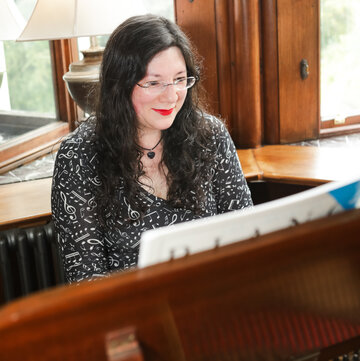 Hire Jen Griffiths Pianist with Encore