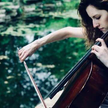 Hire Sarah Nail Electric cellist with Encore
