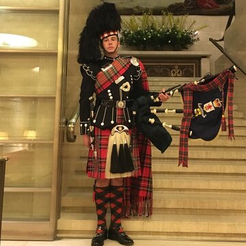 Hire Rhys Fitter Bagpiper with Encore