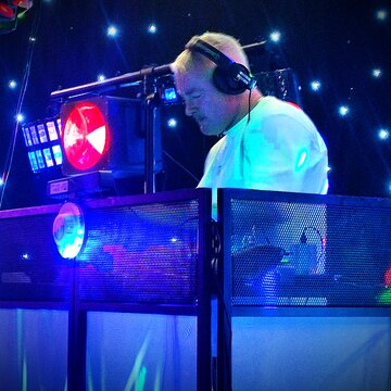 Hire Gary Woodward , club, pub, event and party DJ DJ with Encore