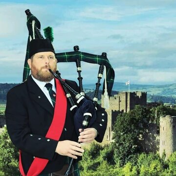 Hire The Highland Bagpiper Bagpiper with Encore