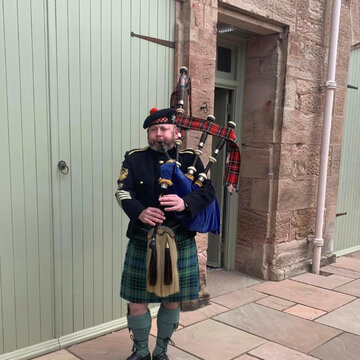 Hire Scott Methven Bagpiper with Encore