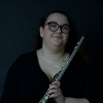 Hire Emily Gee Singer (alto) with Encore