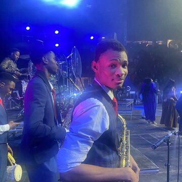 Hire Davix_sax Alto saxophonist with Encore