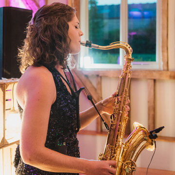 Hire Miss Leeloo Sax Saxophonist with Encore