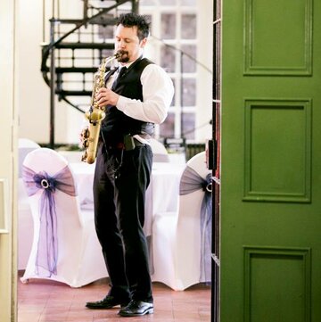 Hire The Saxophone Lounge Saxophonist with Encore