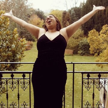 Poppy Neame - Classical Crossover Soprano's profile picture