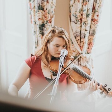 Hire Fiona Liddell Violinist with Encore