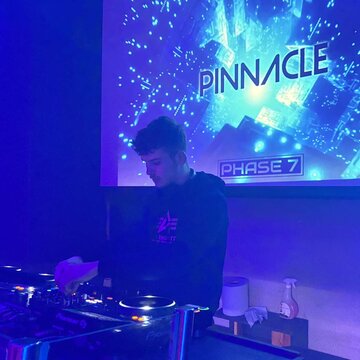 Hire Pinnacle DJ with Encore