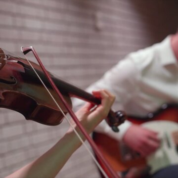 Hire Lyra Duo String duo with Encore