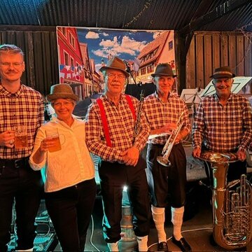 Hire Von Hit Wonder Bunde Bavarian oompah band with Encore