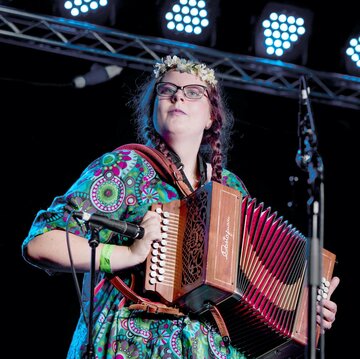 Hire KJ Folk Music Melodeon with Encore