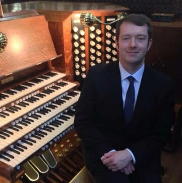 Hire Mark Swinton  Organist with Encore