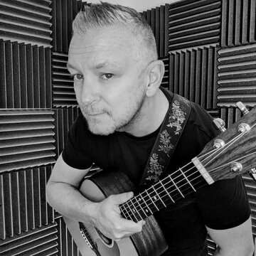 Hire James McKay Guitarist with Encore