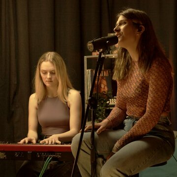 Hire Libby and Niamh Pop duo with Encore