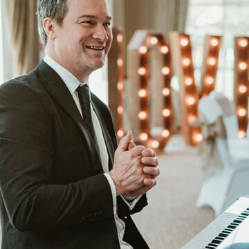 Hire Dom The Wedding Pianist  Pianist with Encore