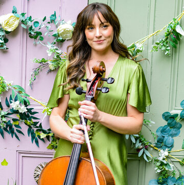 Hire Lowri Cello Electric cellist with Encore