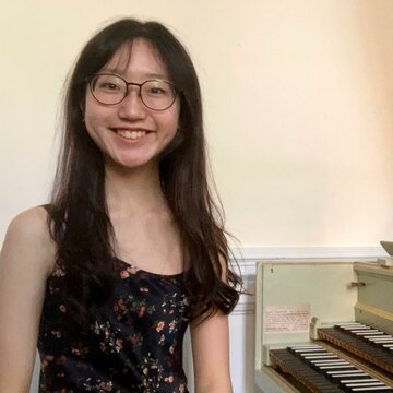 Hire Hilary Yip Harpsichordist with Encore