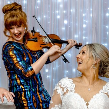 Hire Meg LaGrande Electric violinist with Encore