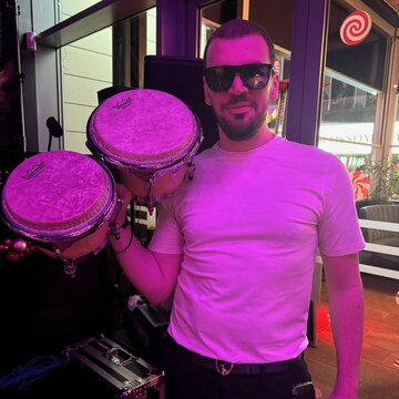 Hire W44 DRUMS Percussionist Cajon with Encore