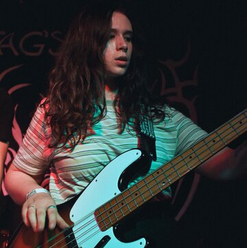 Hire Sophie Westover Bass guitarist with Encore