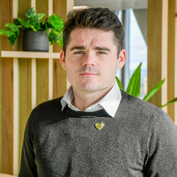 Hire CM Legato  Pianist with Encore