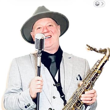 Hire Matt Palmer Saxophonist with Encore