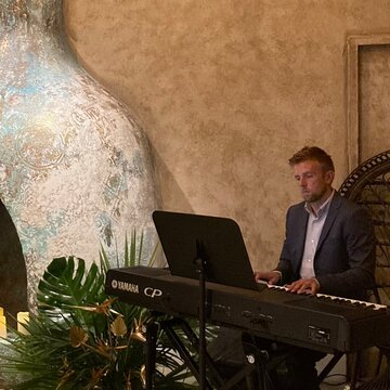 Hire Mark Thompson - North East Wedding Pianist Pianist with Encore