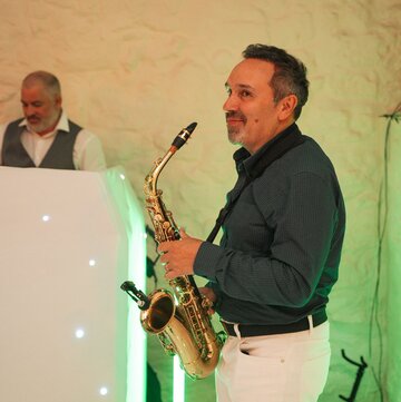 Hire TerryAlexSax Alto saxophonist with Encore